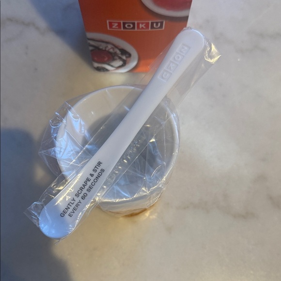 Zoku Orange Slush and Shake Maker - Picture 3 of 4